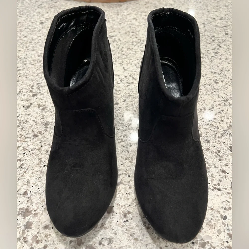 Express Suede Booties Size 8 - Picture 2 of 5